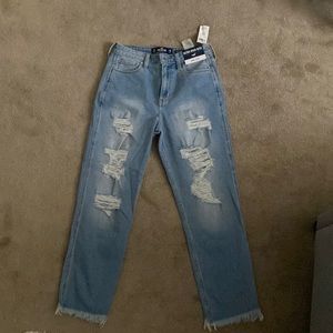 NEVER WORN MOM JEANS